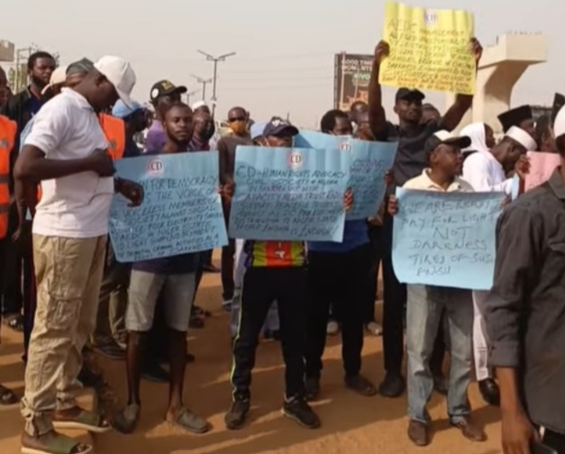 Residents of Minna Hold Peaceful Protest Over Three Weeks of Power Shortages